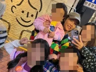 Aktris Hwang Jung Eum mengungkapkan status positifnya setelah perceraian... ``Saya bahagia'' dengan anak-anaknya