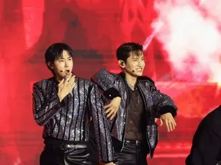 Ini adalah "TVXQ", memegang mikrofon tangan dan menyanyikan nada tinggi "2024 KGMA"