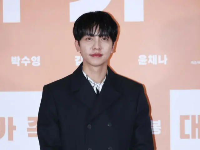 Apakah Lee Seung Gi yang membintangi film "Big Family" mengubah hubungan orang tua-anaknya setelah menikah dengan Lee DaIn dan melahirkan? “Ikatan saya dengan orang tua saya menjadi lebih kuat.”