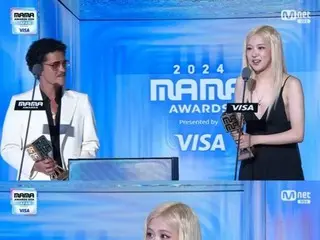 [MAMA 2024] ROSE x Bruno Mars memenangkan penghargaan untuk “APT.”… “Saya tidak pernah berpikir saya akan dicintai sebesar ini”