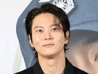 Perasaan JooWon saat syuting film "Firefighter"... "Saya takut dengan kebakaran yang sangat besar. Ada kalanya ada begitu banyak asap sehingga saya tidak dapat melihat dengan jelas."