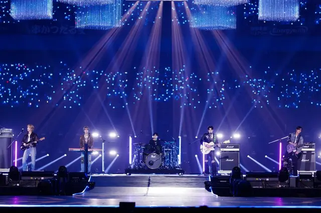 「2024 MAMA AWARDS」のために結成された一夜限りのバンド「自己発光TOENZE」ⓒ CJ ENM Co., Ltd, All Rights Reserved