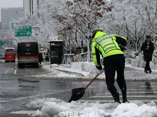 Jatuh dan bertabrakan dengan salju terburuk yang pernah ada... 38 kecelakaan terjadi di Seoul