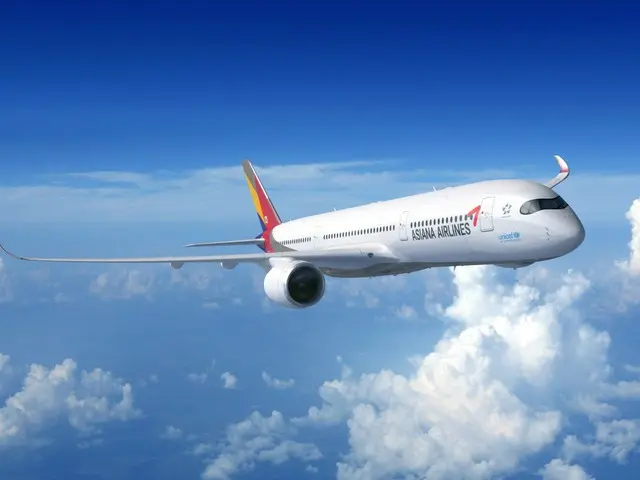 Asiana Airlines memenangkan ``Penghargaan Kru Terbaik'' selama 21 tahun berturut-turut oleh majalah perjalanan bisnis global = Korea Selatan