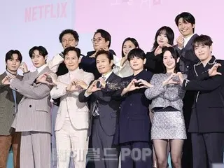 [Foto] Lee Jung Jae, Lee Byung Hun, Lim Siwan, dan lainnya menghadiri presentasi produksi "Squid Game Season 2" Netflix