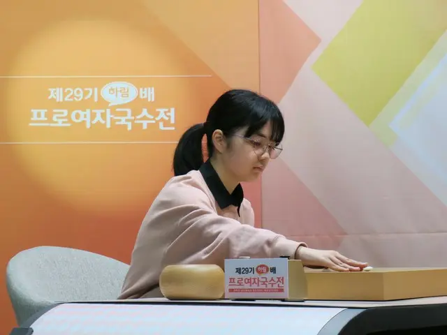 Sumire Nakamura, dan ke-3, kalah di game pertama final turnamen shogi wanita tertua di Korea, "Kejuaraan Nasional Wanita Profesional Piala Natsurin"