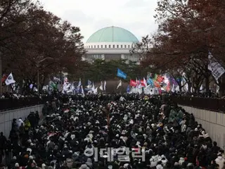 Berkumpul di Gwanghwamun, Yeouido pada hari pemungutan suara pemakzulan Presiden Yun Seok-yew...Kemacetan lalu lintas diperkirakan akan menjadi serius