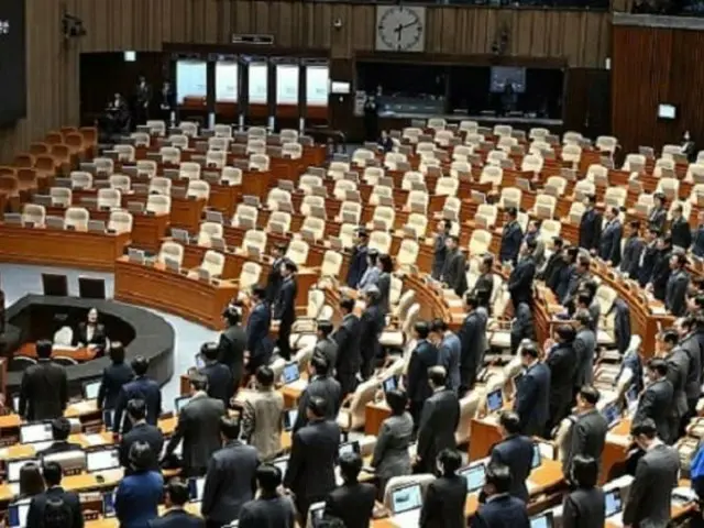 共に民主党、弾劾表決に不参加の国会議員は除名の国民召喚法発議＝韓国