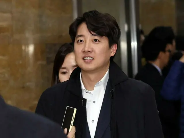 Lee Jun-seok: “Lee Jae-myung, dorong dia untuk segera mengambil keputusan tentang undang-undang pemilu.”