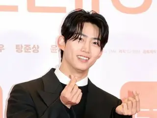 Ok Tacyeon "2PM" pergi kencan jalanan dengan pacarnya selama 4 tahun