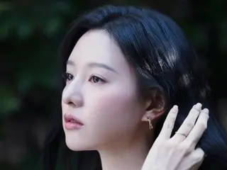 Kim JiWoo-won, populer dari drama "Queen of Tears," terlihat tak terkalahkan dari samping... Gravure gambar di balik layar yang bersinar dengan aura seorang dewi