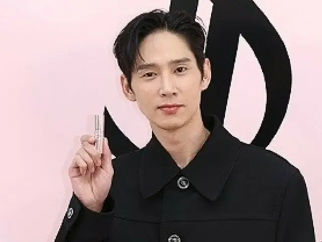 ``Saya mencoba memberi tahu perusahaan, tapi itu sebuah kesalahan...'' Aktor Park Sung Hoon dikritik keras karena ``penjelasan sampul AV''... Apakah nyawa aktor tersebut dalam bahaya?