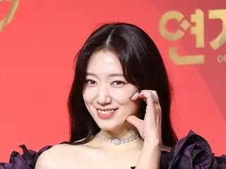 [Resmi] Park Sin Hye mendonasikan 5 juta yen kepada penggemar... menyampaikan kehangatan kepada anak-anak dari kelas yang sulit