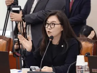 Kedua Partai Demokrat: ``Jika kekuasaan rakyat mengusulkan undang-undang jaksa khusus mereka sendiri, kita dapat mendiskusikannya sepenuhnya.'' - Korea Selatan