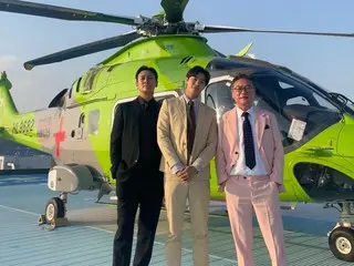 Joo Ji Hoon & Choo Young Woo, tampak serasi dalam balutan jas... Tokoh utama "Trauma Code"