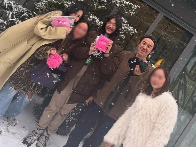 Istri Aktor Uhm Tae Woong, Yoon Hae Jin merilis foto keluarga yang harmonis