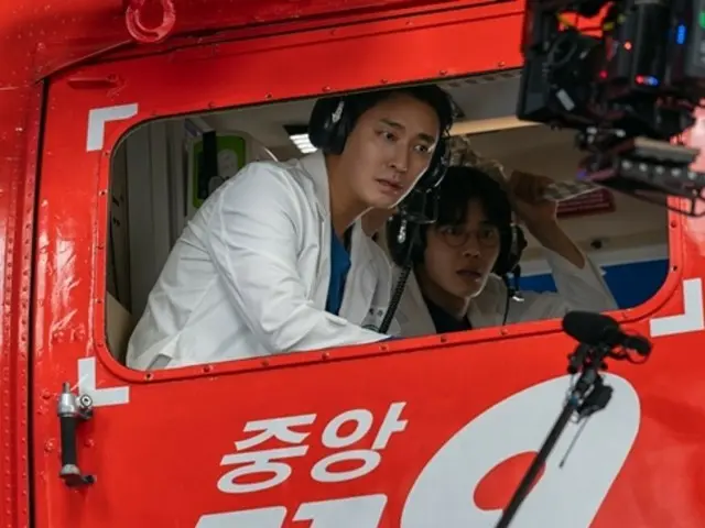 "Trauma Code" karya Joo Ji Hoon menjadi hit di seluruh dunia... Drama hit Blitzway Studios setelah Chun Woo Hee dan Woo Do Hwan