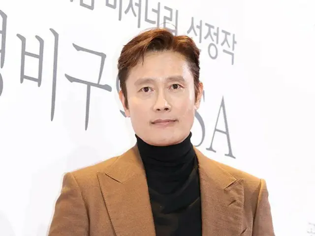 Aktor Lee Byung Hun berbagi cerita mengharukan dari lokasi syuting...apakah dia benar-benar seorang "pria sejati" dan bukan seorang vokalis?