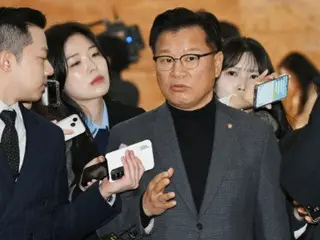 Partai berkuasa Korea Selatan mengkritik keras Lee Jae-myung, ketua partai berkuasa, dengan mengatakan, "Tidak seorang pun akan tertipu oleh pergeseran sayap kanannya yang tersamar"