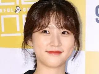 Penampakan baru mendiang Kim Sae Ron bekerja paruh waktu di sebuah kafe... "Menangis setelah membaca catatan permintaan maaf karena salah paham tentang kesulitan keuangan saya"