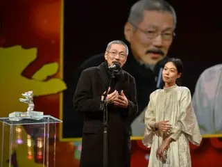 Kim Min Hee dan sutradara Hong Sang Soo di Berlin... Lihat perutnya yang membuncit