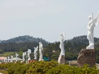 Patung malaikat di daerah Sinan, kota kelahiran mantan Presiden Kim Dae-jung, ditemukan telah dikirim oleh seorang penipu (Korea Selatan)