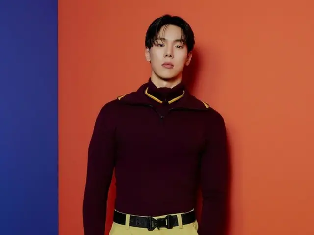 Shownu MONSTA X memamerkan kehadirannya yang unik di runway Milan