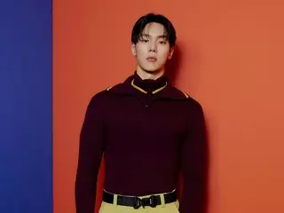 Shownu MONSTA X memamerkan kehadirannya yang unik di runway Milan