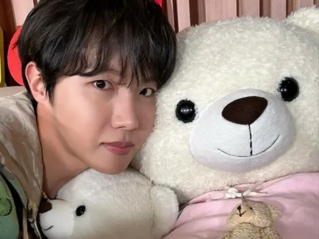 Apakah swafoto J-HOPE BTS dengan Wilson di "I Live Alone" asli? …"Saya begitu terkejut hingga jantung saya berdebar kencang."