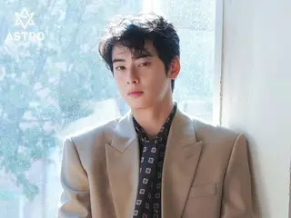 Cha Eun Woo ASTRO tampil seperti musim semi dengan kemeja bermotif