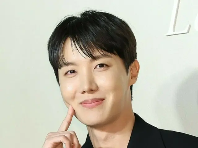 J-HOPE BTS dengan cepat menjadi No. 1 dalam popularitas setelah tampil di "I Live Alone" - mengalahkan G-DRAGON