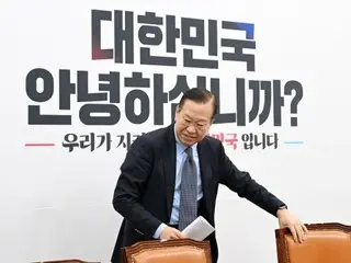 Kwon Young-se, ketua Komite Tanggap Darurat Kekuatan Rakyat, mengatakan kepada pemimpin Partai Demokrat Lee Jae-myung, "Hentikan strategi menunda dan hadapi persidangan dengan bermartabat" (Korea Selatan)