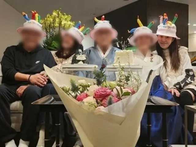 Aktris Ko Hyun Jung menghadiri acara kumpul keluarga... Dia mewarisi gen wajah bayi yang elegan