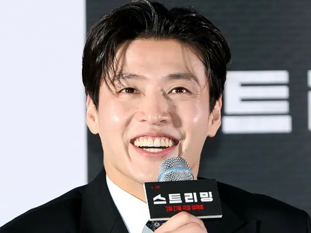 Kang HaNeul dari film "Streaming" berkata, "Kami syuting selama 10 menit. Jika kami melakukan kesalahan, kami harus mengulang dari awal, jadi itu sangat menegangkan."