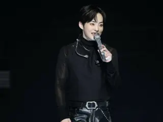 XIUMIN EXO menyelesaikan konser solo pertama penggemar, memulai tur Asia