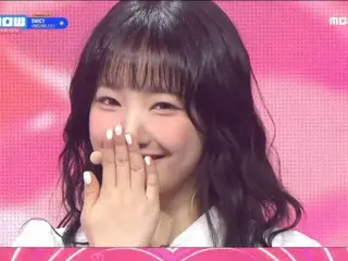 "Sudah menjadi girl group nomor satu"... "UNIS" menang di posisi pertama di acara musik sejak debut