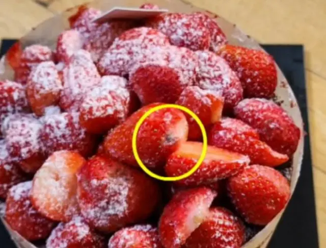 「ケーキのいちごにカビが...汁まで」大人気パン屋「聖心堂」に何が？＝韓国