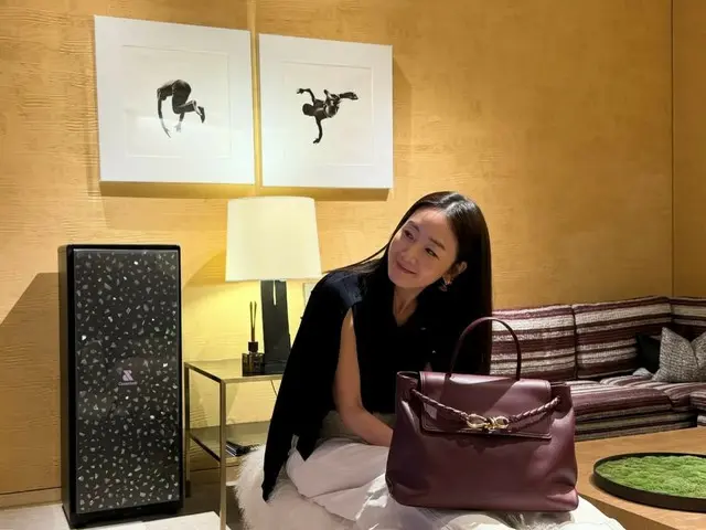 Aktris Choi Ji Woo, semakin anggun dan ceria seiring bertambahnya usia, adalah "Putri Ji Woo"... penuh dengan kecanggihan