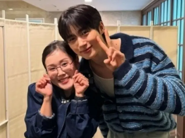 Aktor Byeon WooSeok adalah seseorang yang "membuat orang bahagia" hanya dengan melihatnya... apakah penggemarnya di industri hiburan juga terpesona?