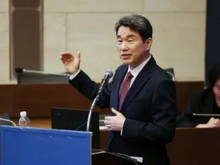 Setelah Perdana Menteri Han mengundurkan diri, Menteri Keuangan Choi juga mengundurkan diri... Wakil Perdana Menteri Lee Shah-il akan mengambil alih jabatan sebagai Perdana Menteri sementara = Korea Selatan