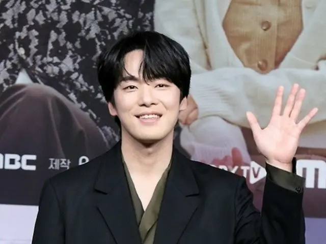 [Resmi] Aktor Kim Jong Hyun menandatangani kontrak eksklusif dengan perusahaan manajemen baru Sisung... "Makan dari panci yang sama" dengan aktris Shin Hye Sung dan Cha Cheong Hwa