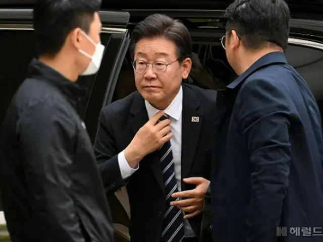 Calon presiden dari Partai Demokrat Lee Jae-myung mengatakan pencalonan presiden mantan Perdana Menteri Han Deok-soo "apakah tepat untuk meluangkan waktu sejenak untuk merenungkan diri sendiri?" (Korea Selatan)