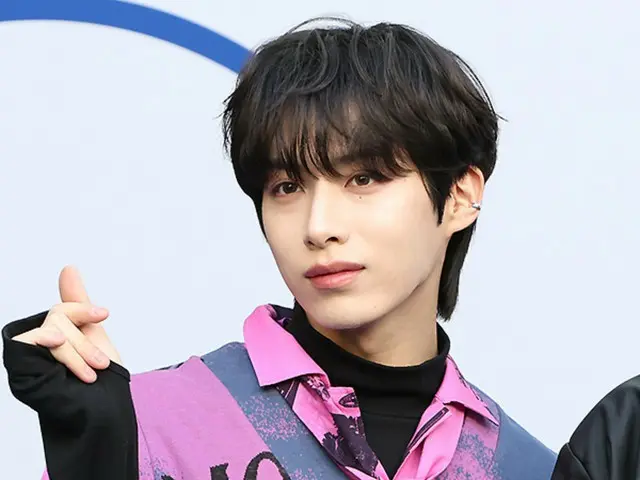 Xion ONEUS merilis single solo "Camellia" hari ini (peringkat ke-6)