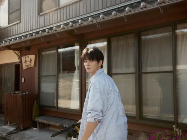 Cha Eun Woo ASTRO merilis photobook premium edisi terbatas "ME: UNBOXED" yang menampilkan identitas barunya