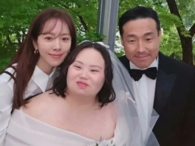 [Eksklusif] Aktris Han JIMIN membantu tata rambut dan riasan di pernikahan penulis Jung Eun-hye... Persahabatan indah antara "saudara kembar"