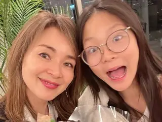 Model SHIHO, yang bersuamikan Yoshihiro Akiyama, menerima hadiah pertamanya dari putrinya Saran pada Hari Ibu... "Saya senang dia membelikannya untuk dirinya sendiri?"