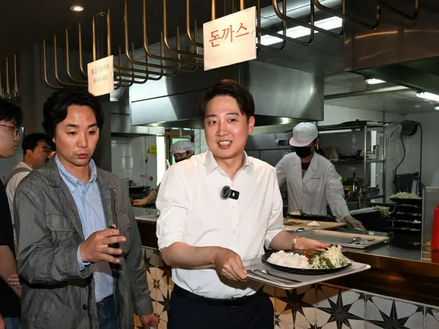Putra kedua mantan Presiden Kim Young-sam mendukung kandidat Lee Jun-seok dalam pemilihan presiden Korea Selatan