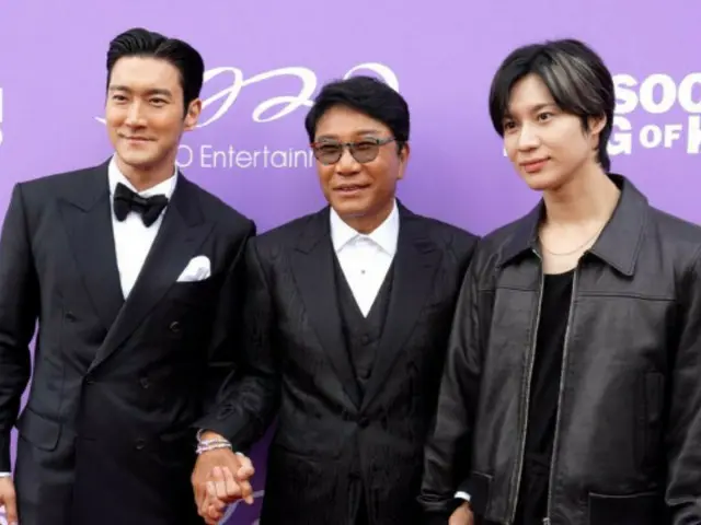 "SUPER JUNIOR" Siwon, "SHINee" Taemin dan yang lainnya pergi ke Amerika untuk "mantan CEO SM" Lee Soo Man... "Seorang penyanyi seperti keluarga"