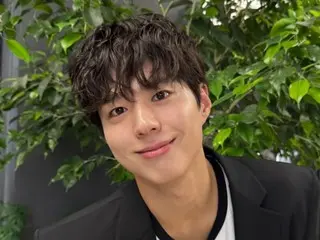 Aktor Park BoGum merilis potongan adegan dirinya menatap pacarnya... Jika dia menatapku seperti itu, jantungku akan berhenti berdetak