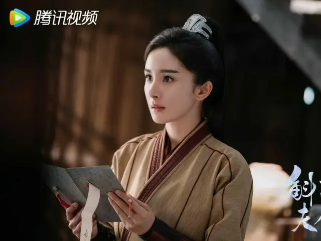 <Drama China SEKARANG> "Lady Huozhu: Tears of Pearls" Episode 11: Kota Fang Hai terkejut mendengar bahwa Fang Zhu bertunangan dengan Ji Qiqi = Sinopsis / Spoiler
